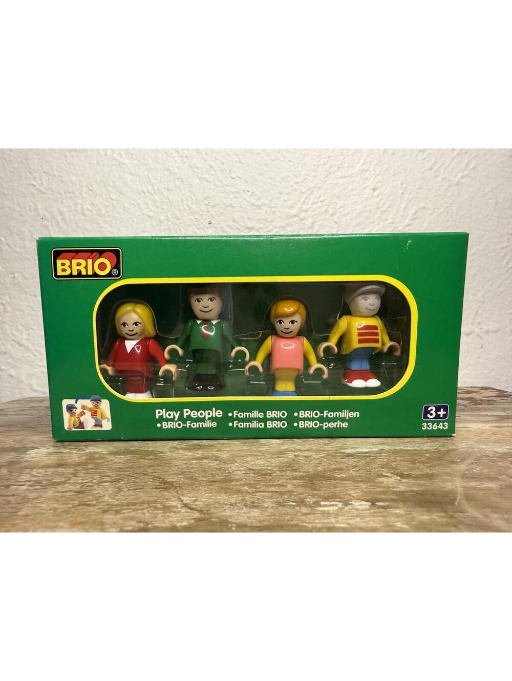 Vintage BRIO Play People Family 4-Piece Set Wooden Toy 33643 NEW